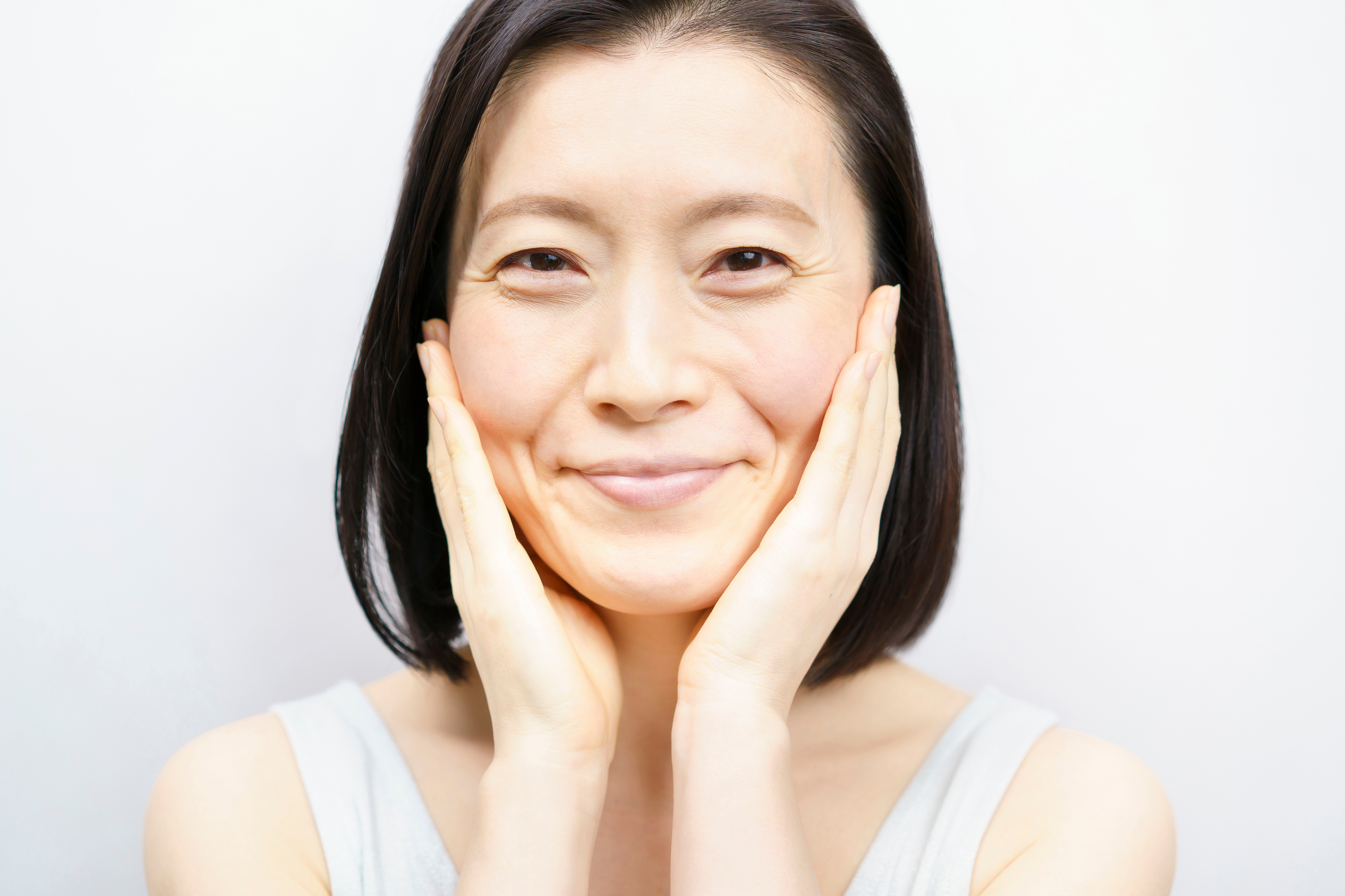 Skincare image Asian woman (40s or 50s)